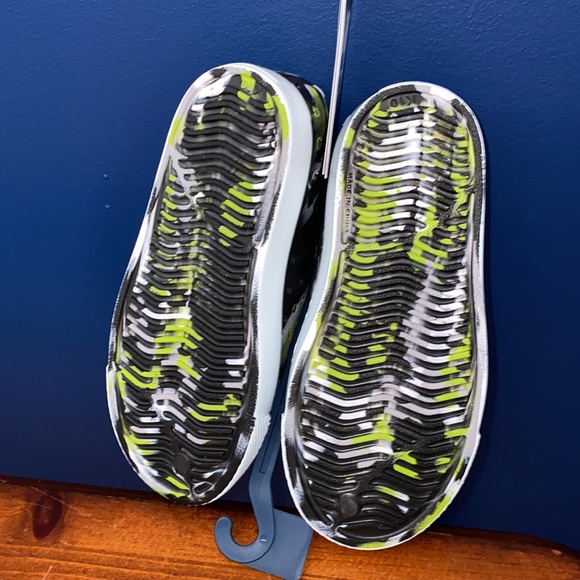 DSG Toddler EVA Slip-On Shoes - 10K - Picture 3 of 4